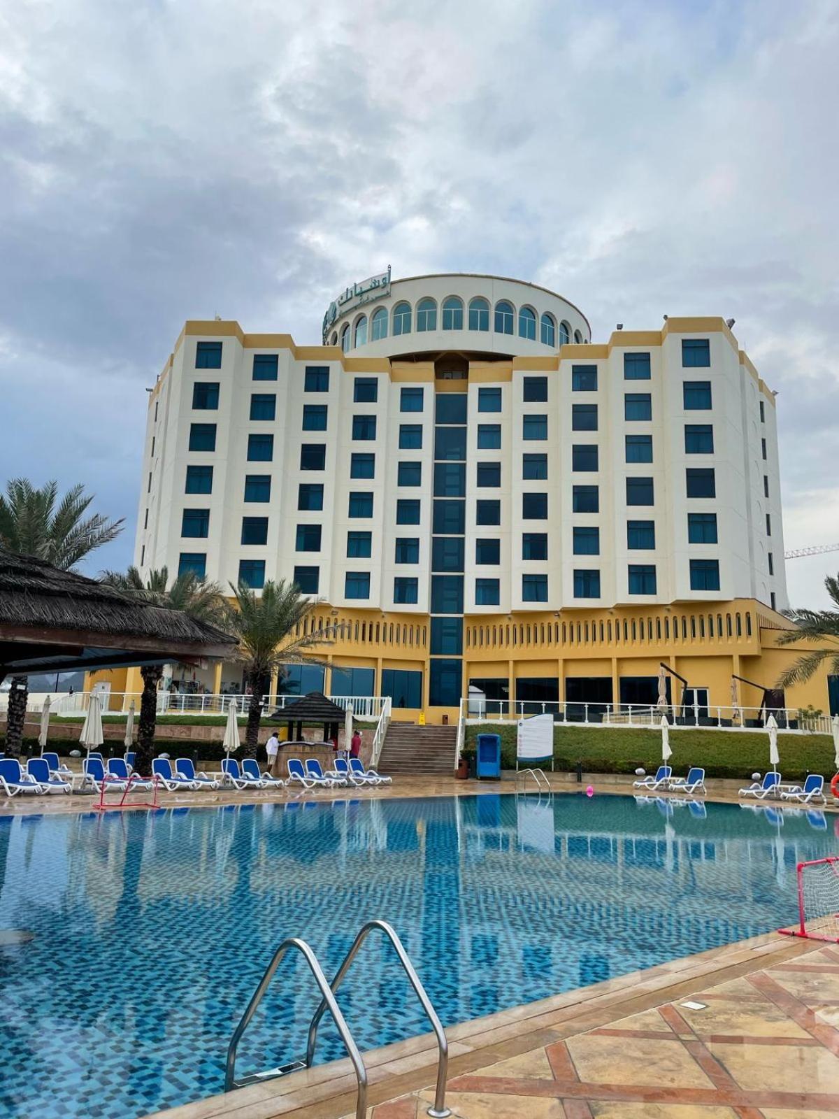 Oceanic Khorfakkan Resort&Spa Khor Fakkan Luaran gambar